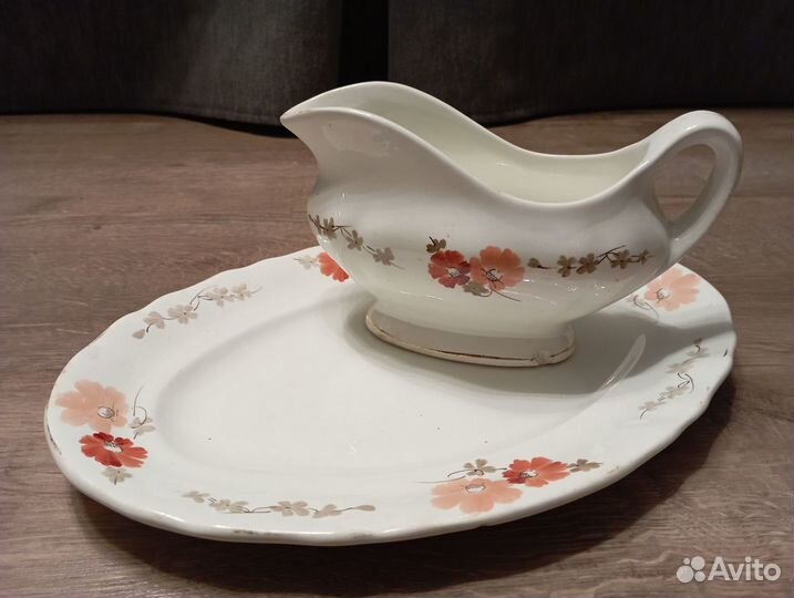 Винтажная советская посуда. Блюда и соусник