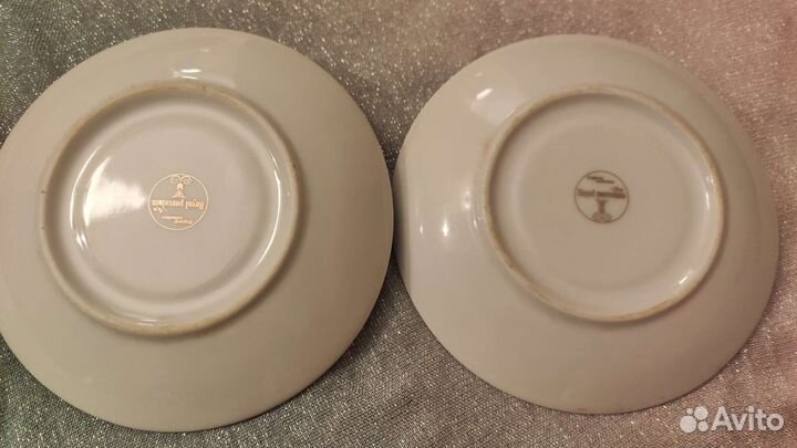 Фарфоровые блюдца,Павлины