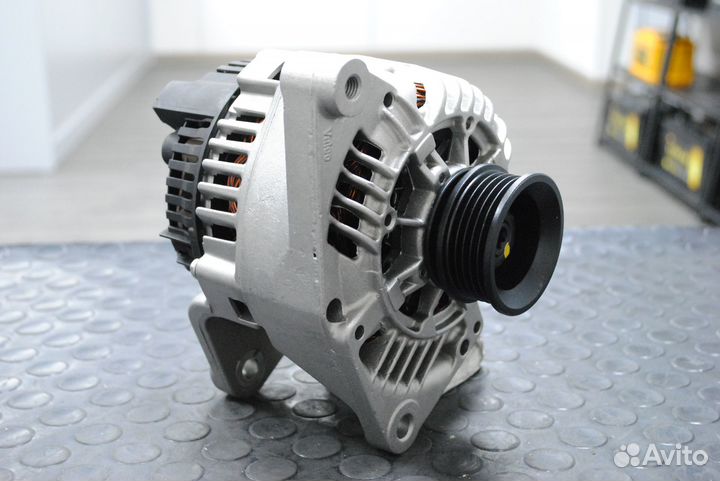 Генератор Audi А4, А6, VW Passat B5 1.6, 1.8 90А