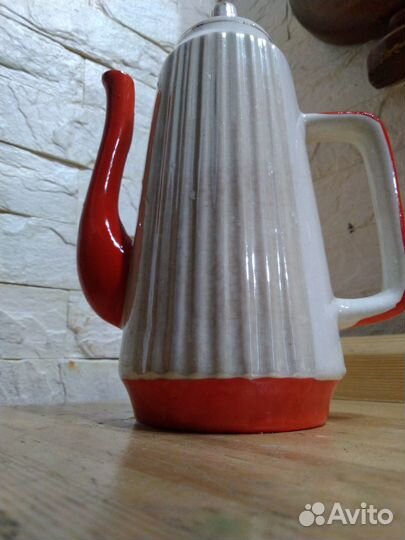 Старинный антикварный чайник