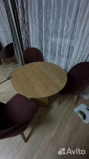 Кухонный стол и стулья комплект новые