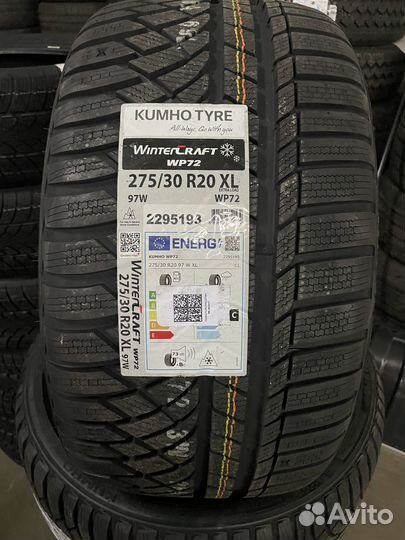 Kumho WinterCraft WP72 245/35 R20 и 275/30 R20 95W