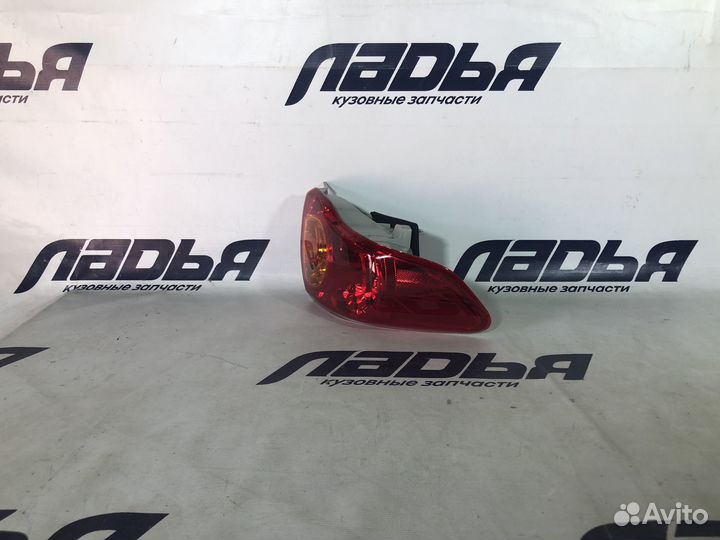 Фонарь Toyota Corolla 10 E150 (2007-2010) внешний