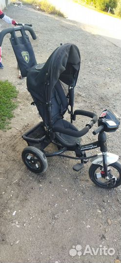 Детский велосипед с ручкой