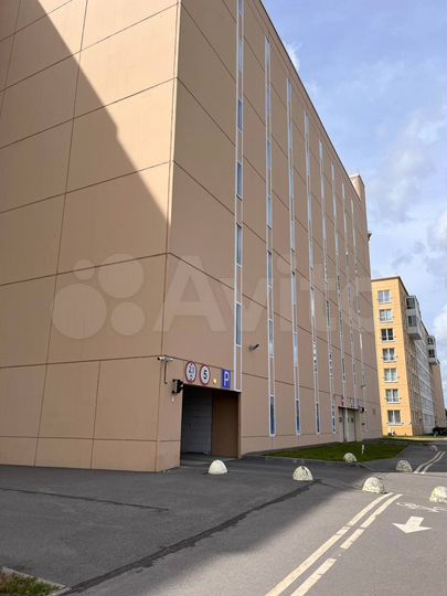 Машиноместо, 14 м²