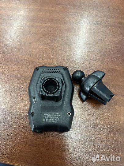 Магнитный авто держатель Neoline Fixit Qi M2