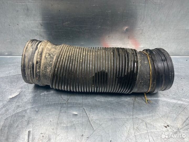 Патрубок воздушного фильтра Volkswagen Golf 4