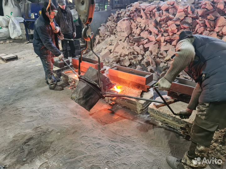 Рабочий в литейный цех