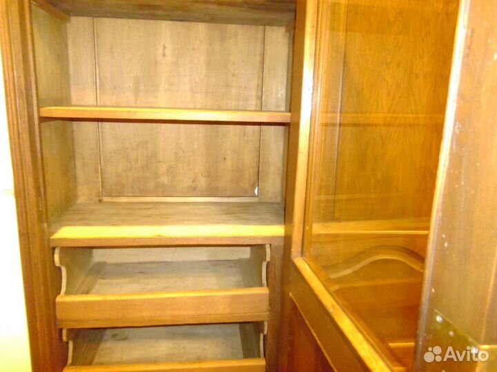 Шкаф-витрина. Россия конец 19- начало 20 века