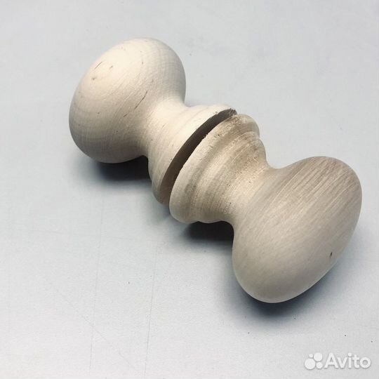 Дверная ручка деревянная