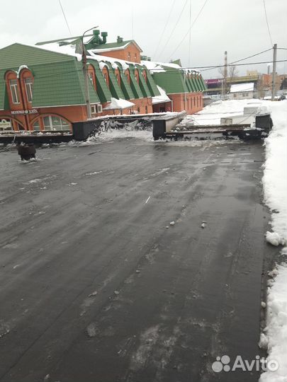 Чистка крыш от снега ручная