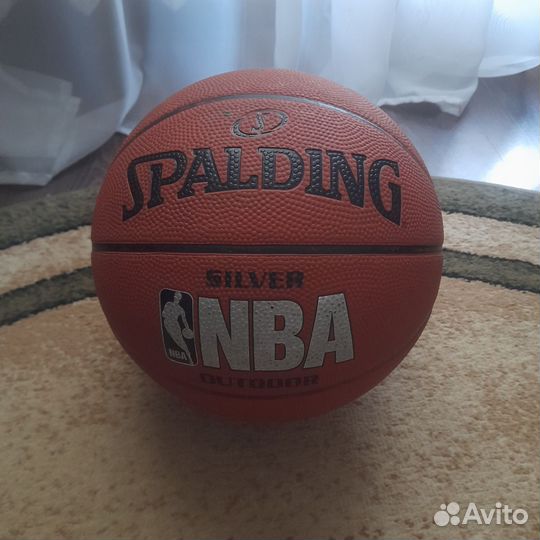 Баскетбольный мяч