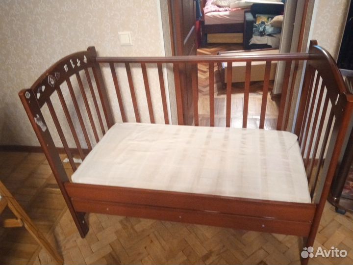 Детская кроватка