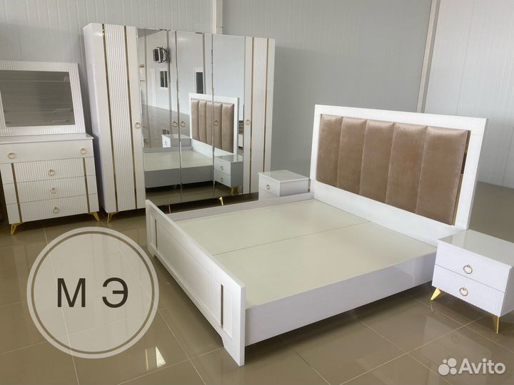 Спальный гарнитур