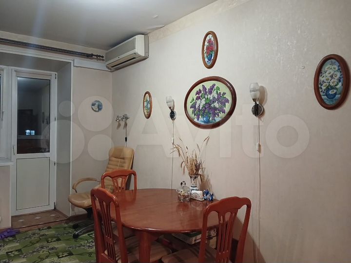 > 9-к. квартира, 77 м², 9/14 эт.