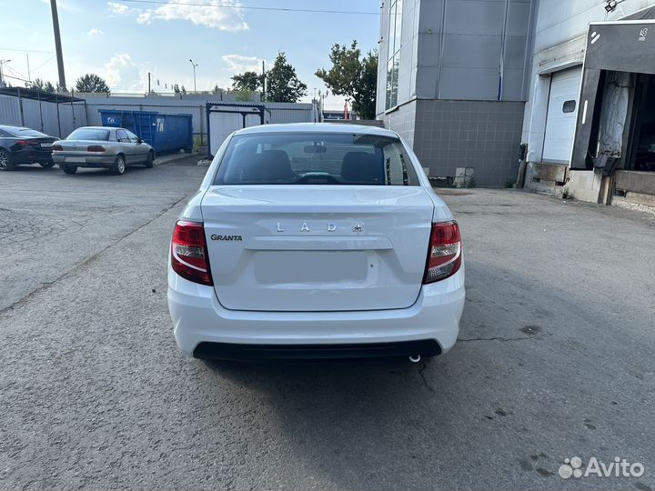 LADA Granta 1.6 МТ, 2023, 50 км