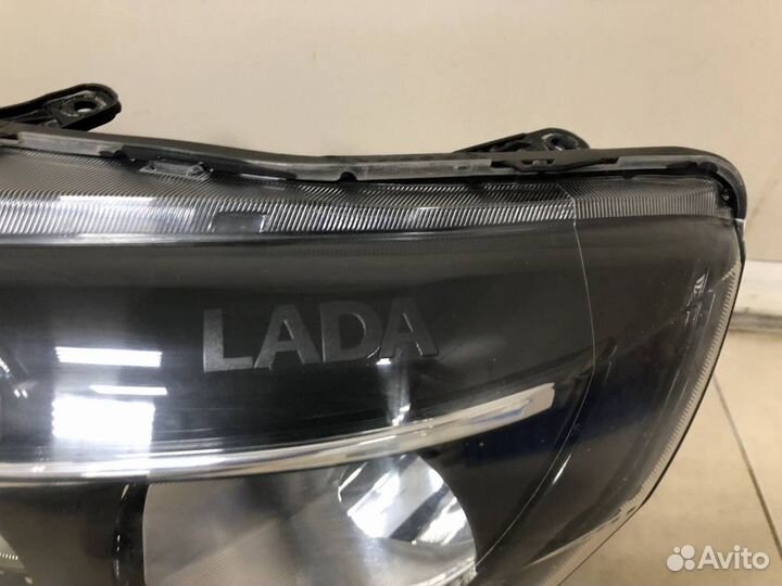 Б/У Фара левая 8450006953 LADA