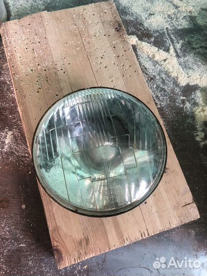 Фара на ниву