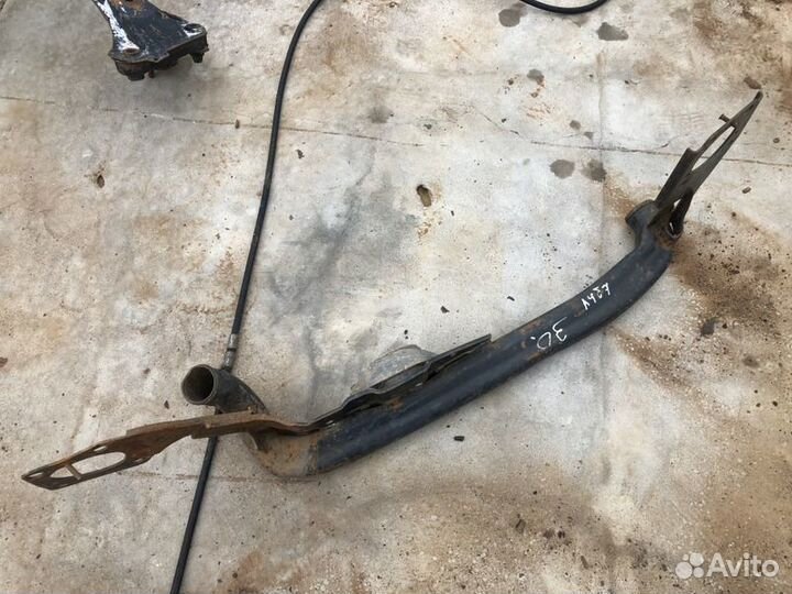 Балка передняя поперечная Audi A4 b7 B7