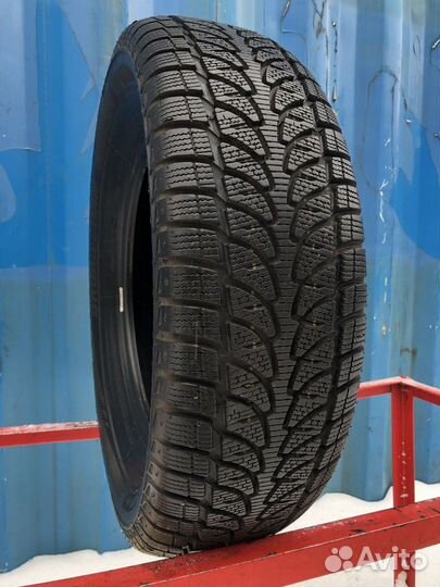 Bridgestone Blizzak LM-80 Evo 215/65 R16