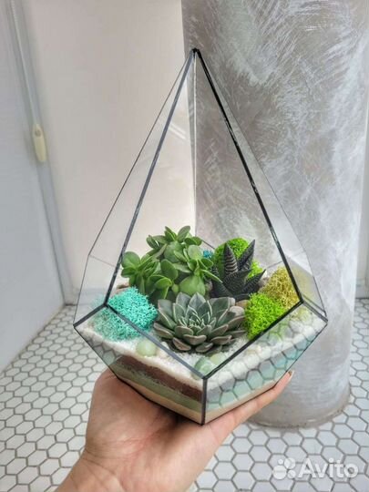 Букет цветов в стеклянной вазе