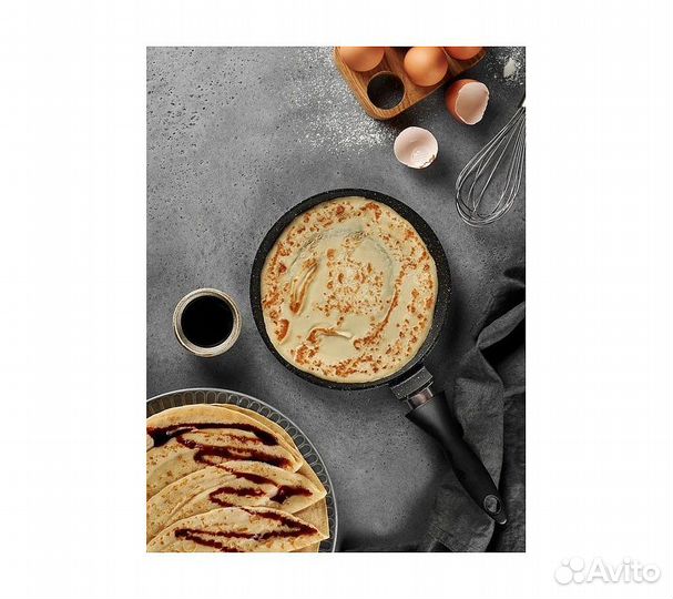 Сковорода блинница Home One с пластиковой ручкой