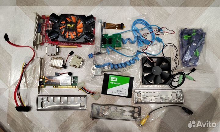 Коробка с барахлом