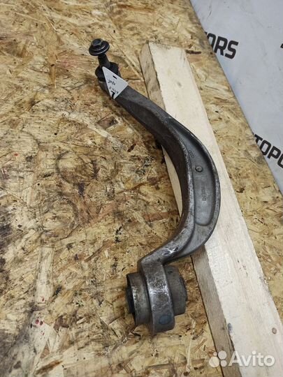 Рычаг передней подвески нижний правый Audi A4