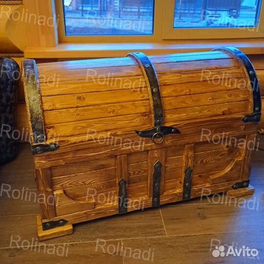 Сундук под старину из массива дерева