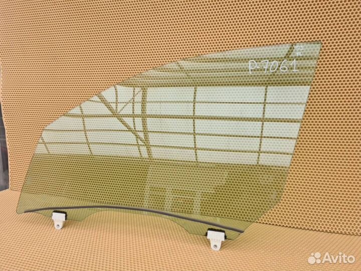 Стекло двери переднее левое Infiniti M Q70 Y51
