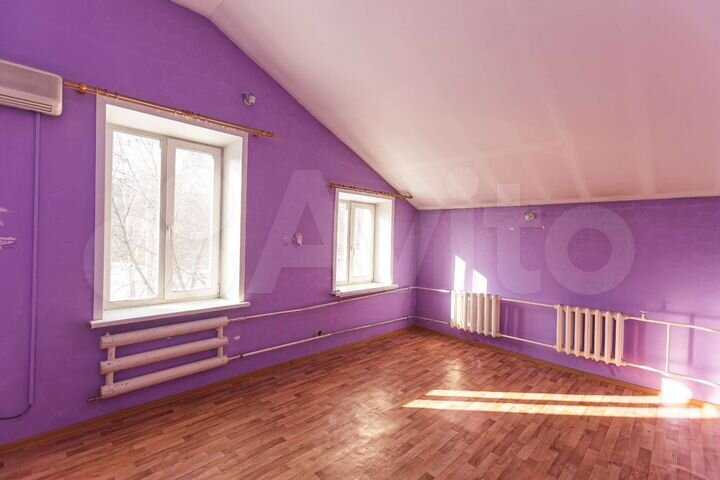 Здание, 745 м²