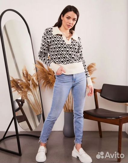 Свитер поло с сердечками