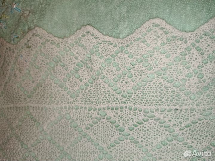 Платок вязаный крючком 104 на 92 см