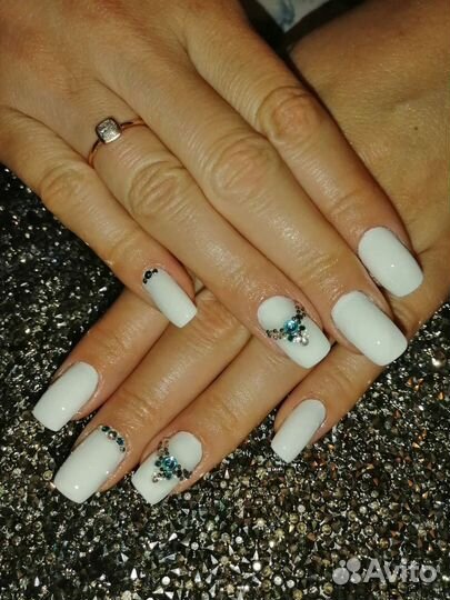 Маникюр. Педикюр. Наращивание ногтей