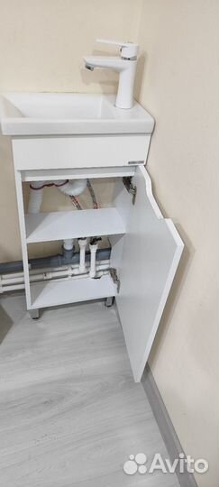 Раковина с тумбой