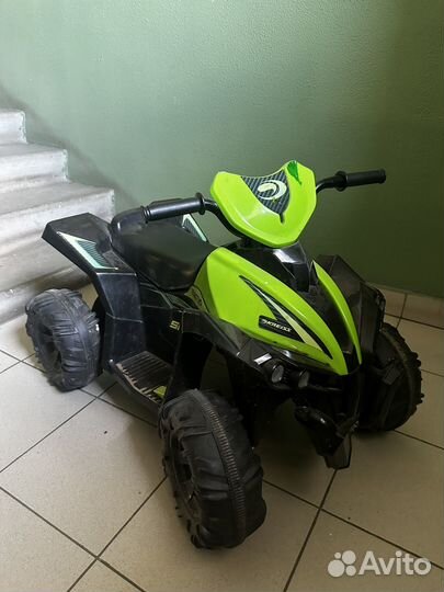 Детский квадроцикл на аккумуляторе