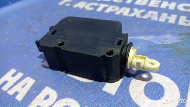 Активатор замка багажника Bmw Z3 кабриолет M44B19