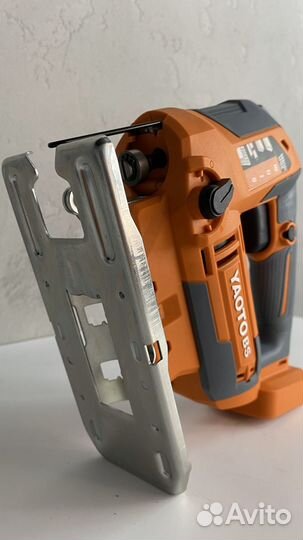 Аккумуляторный лобзик 128В