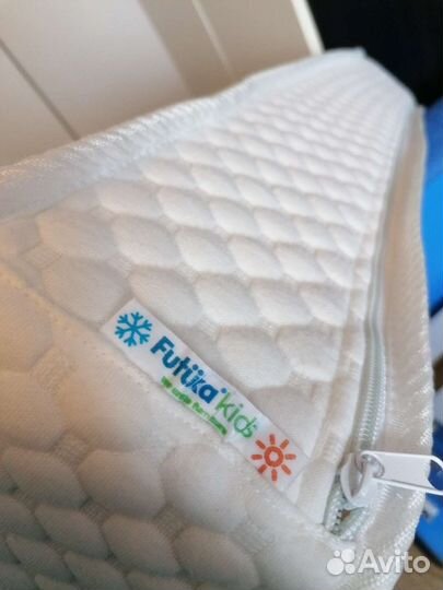 Детская кровать машина