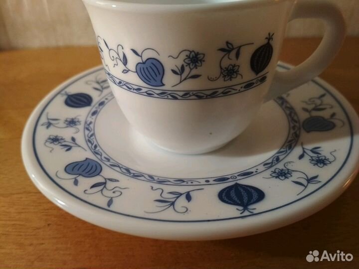 Чашки кофейные с блюдцами разные