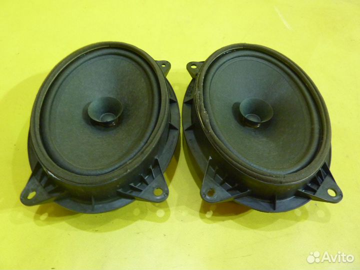 Динамик колонка музыкальная в дверь Avensis 3 t270