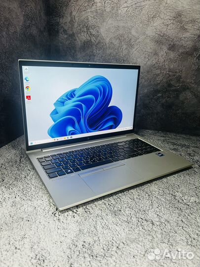 Hp EliteBook 850 G8 i7 - 1185G7 / 32gb
