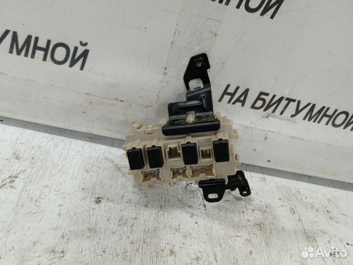 Салонный блок предохранителей Nissan X-Trail T32