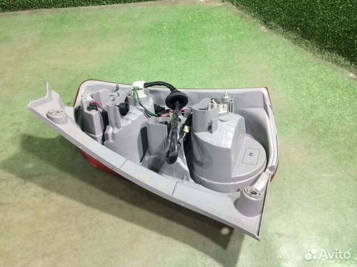 Стоп-сигнал левый Toyota Passo KGC30 1KR 2011