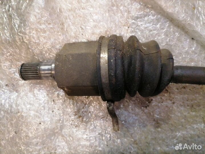 Привод передний левый Hyundai Accent