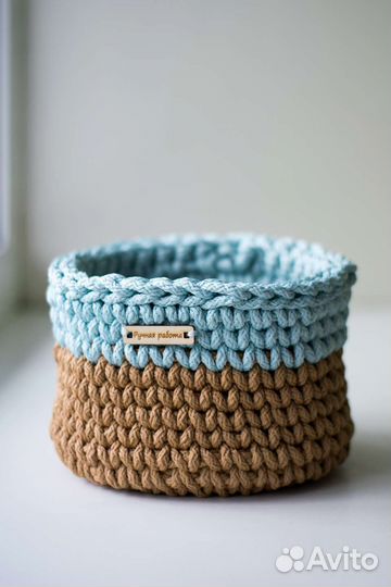 Вязаная корзина из шнура ручной работы