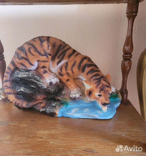 Фигурка тигра