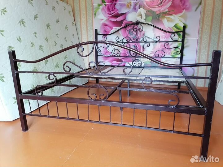 Кровать кованная ручной работы