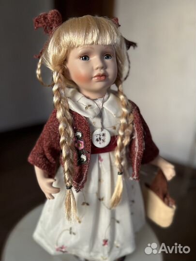 Кукла фарфоровая коллекционная