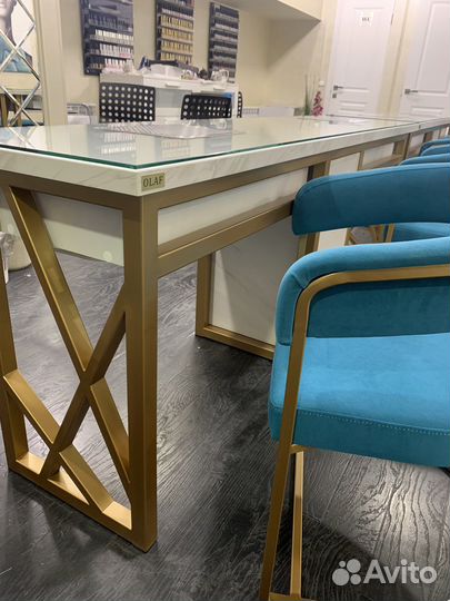 Маникюрный стол в стиле Loft на металле